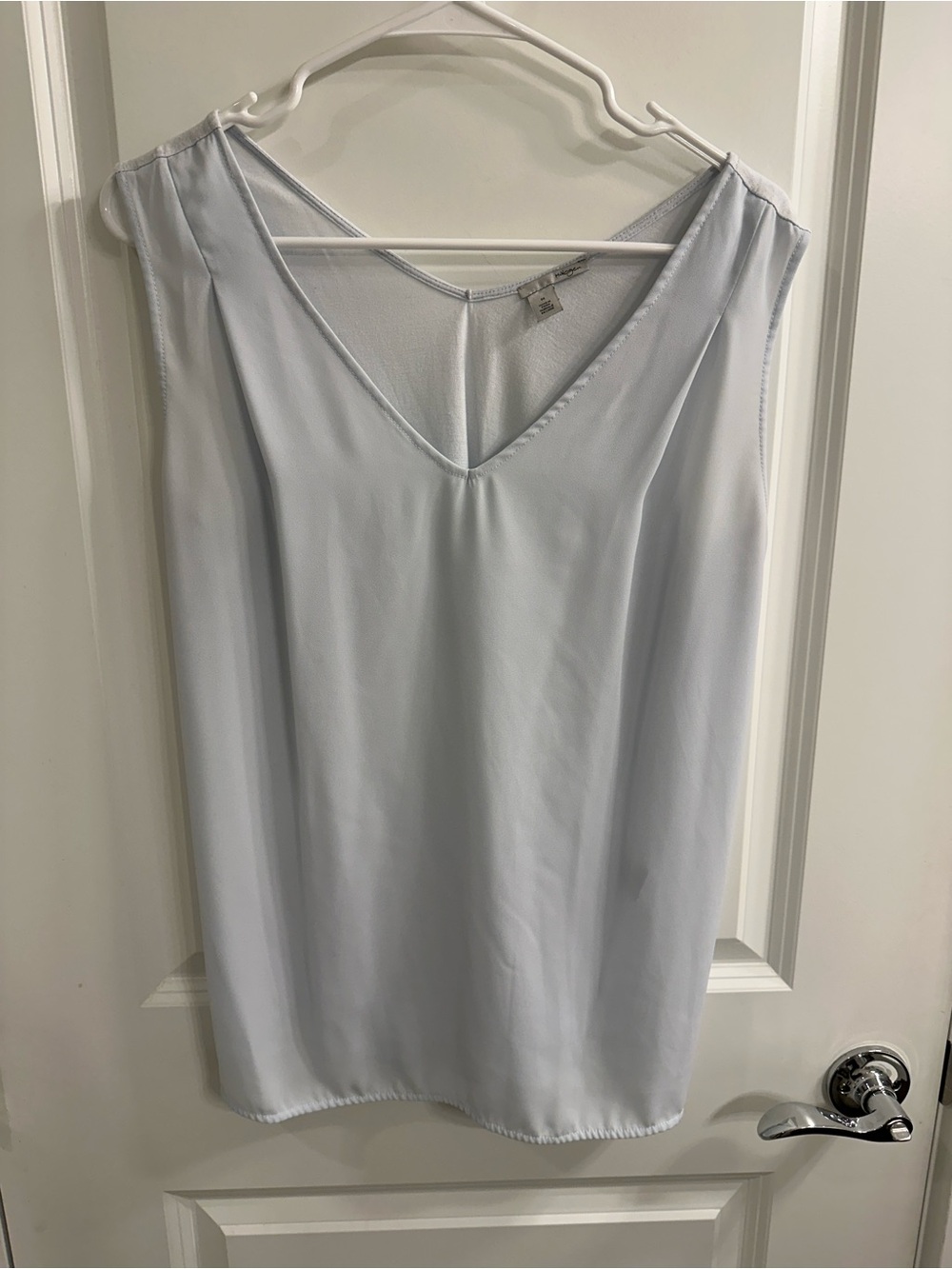 Halogen Light Blue V-Neck Sleeveless Top - women’s medium